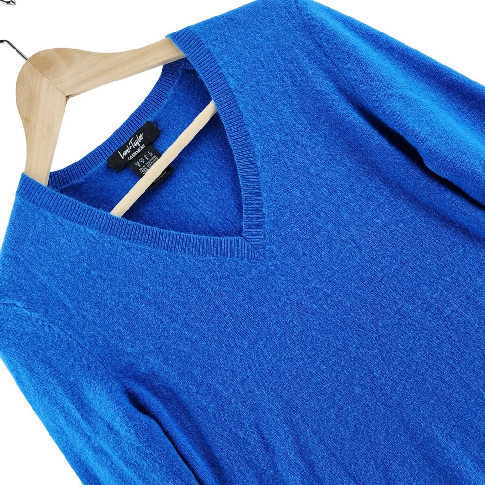 Lord & Taylor V-Neck Sweater Women Small Blue Classic Fit 100% Cashmere